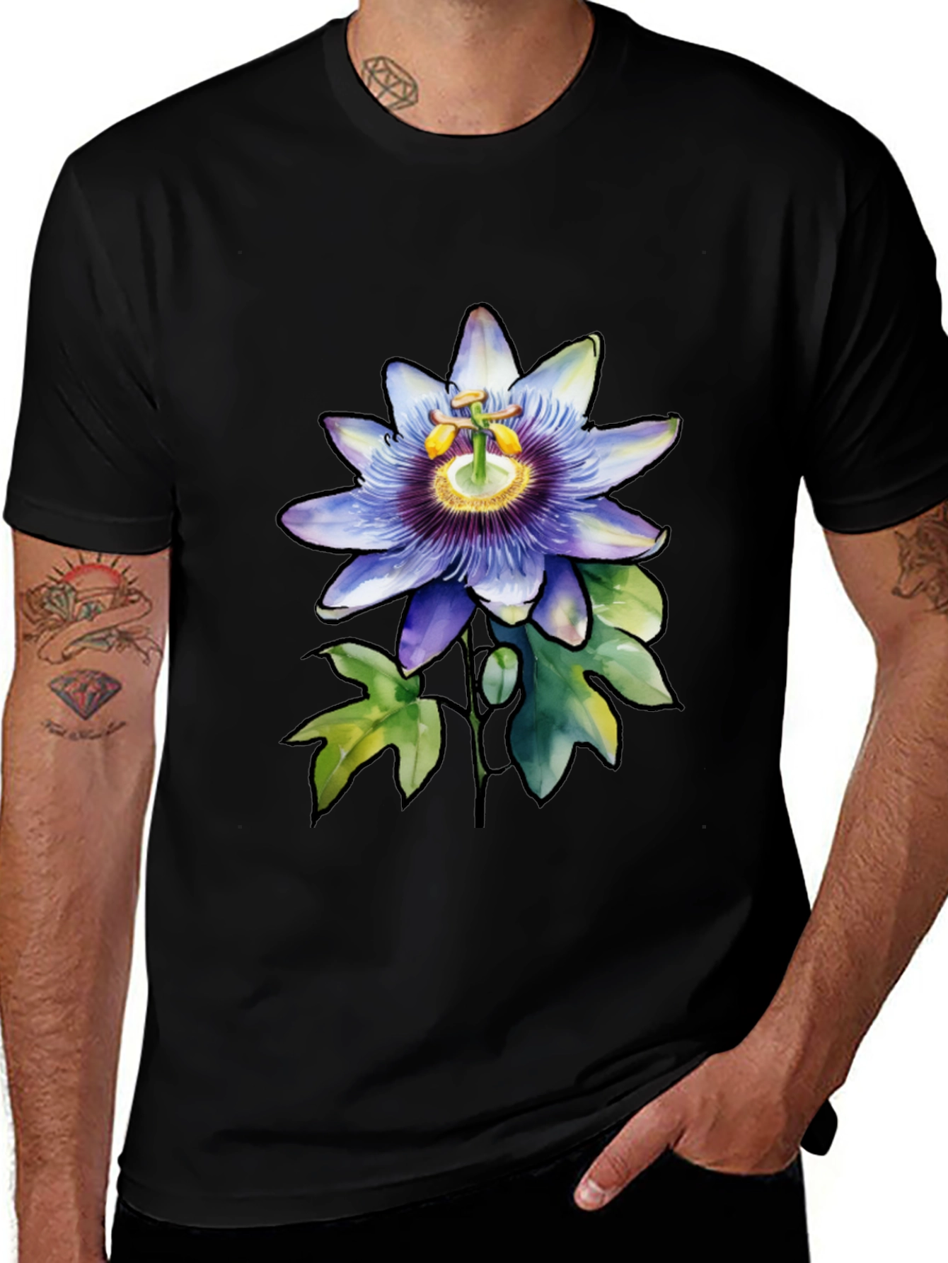 Camiseta Negra con Flor de Pasión