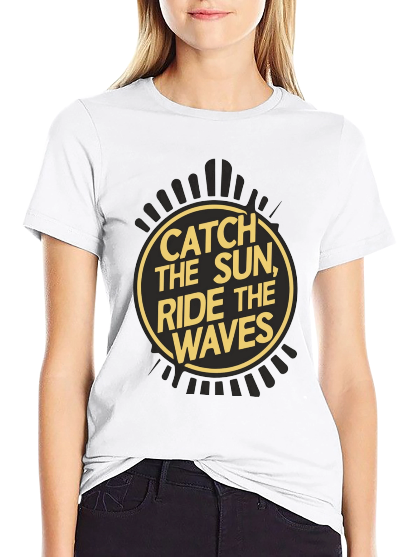 Camiseta Negra Estampada Catch the Sun Ride the Waves
