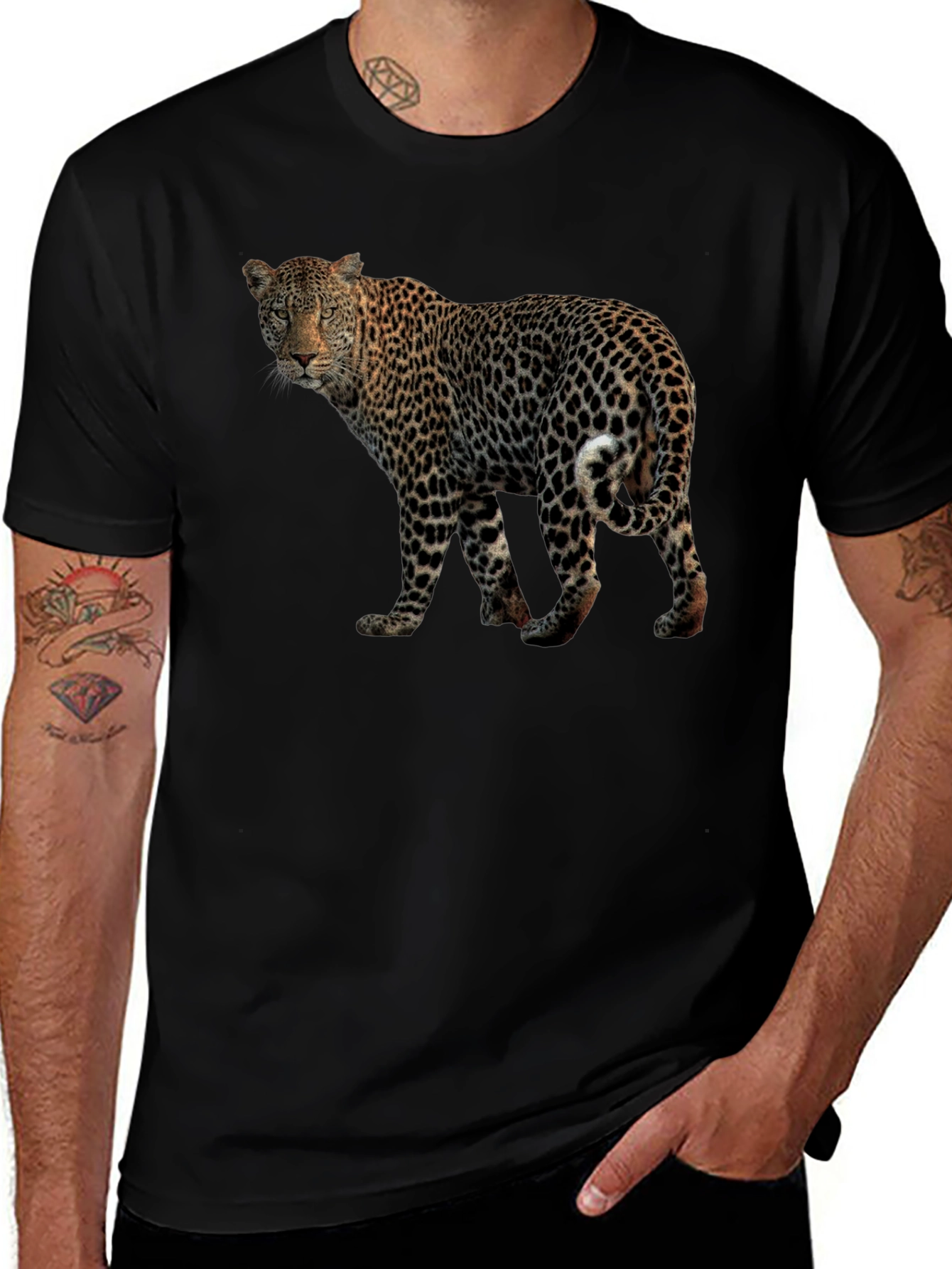 Camiseta Negra con Estampado de Leopardo