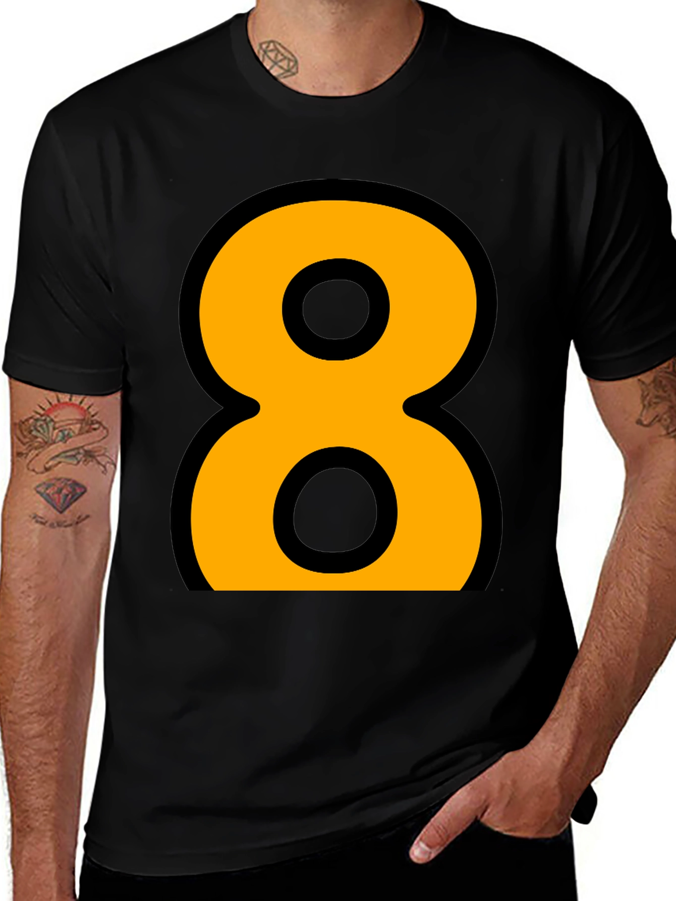 Camiseta Negra Número 8 Naranja
