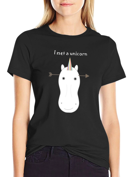 Camiseta Negra: Unicornio Flechado - ¡Mágica!