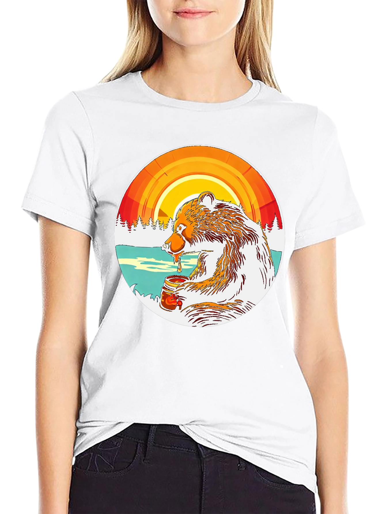 Camiseta Oso Comiendo Miel con Diseño Circular