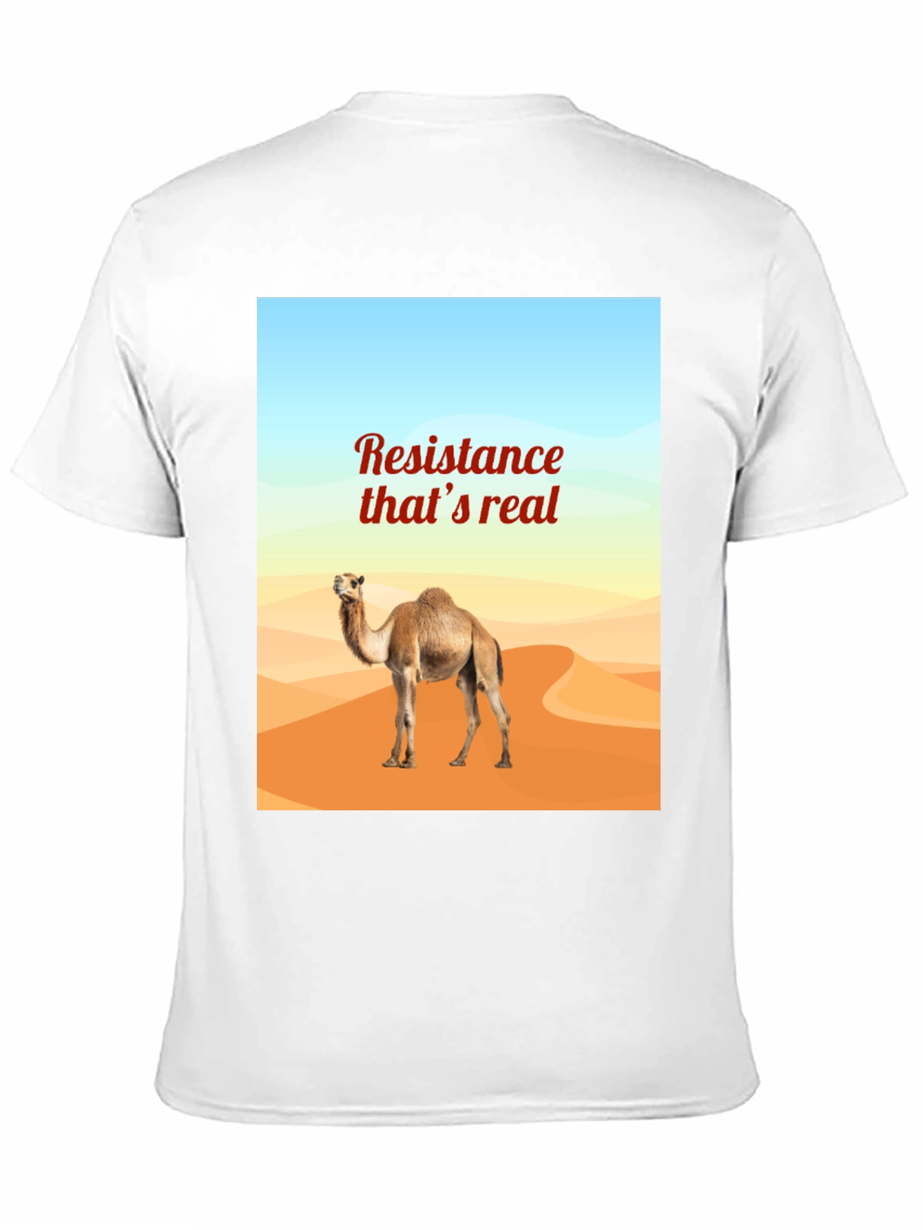 Camiseta Negra: Resistencia Real con Camello del Desierto