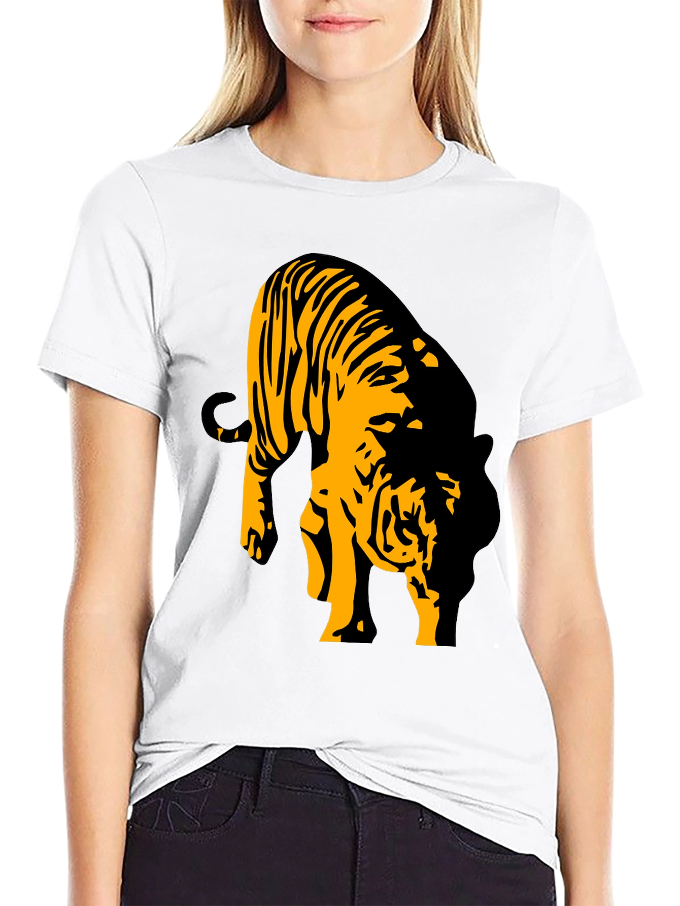 Camiseta Negra con Diseño de Tigre Abstracto