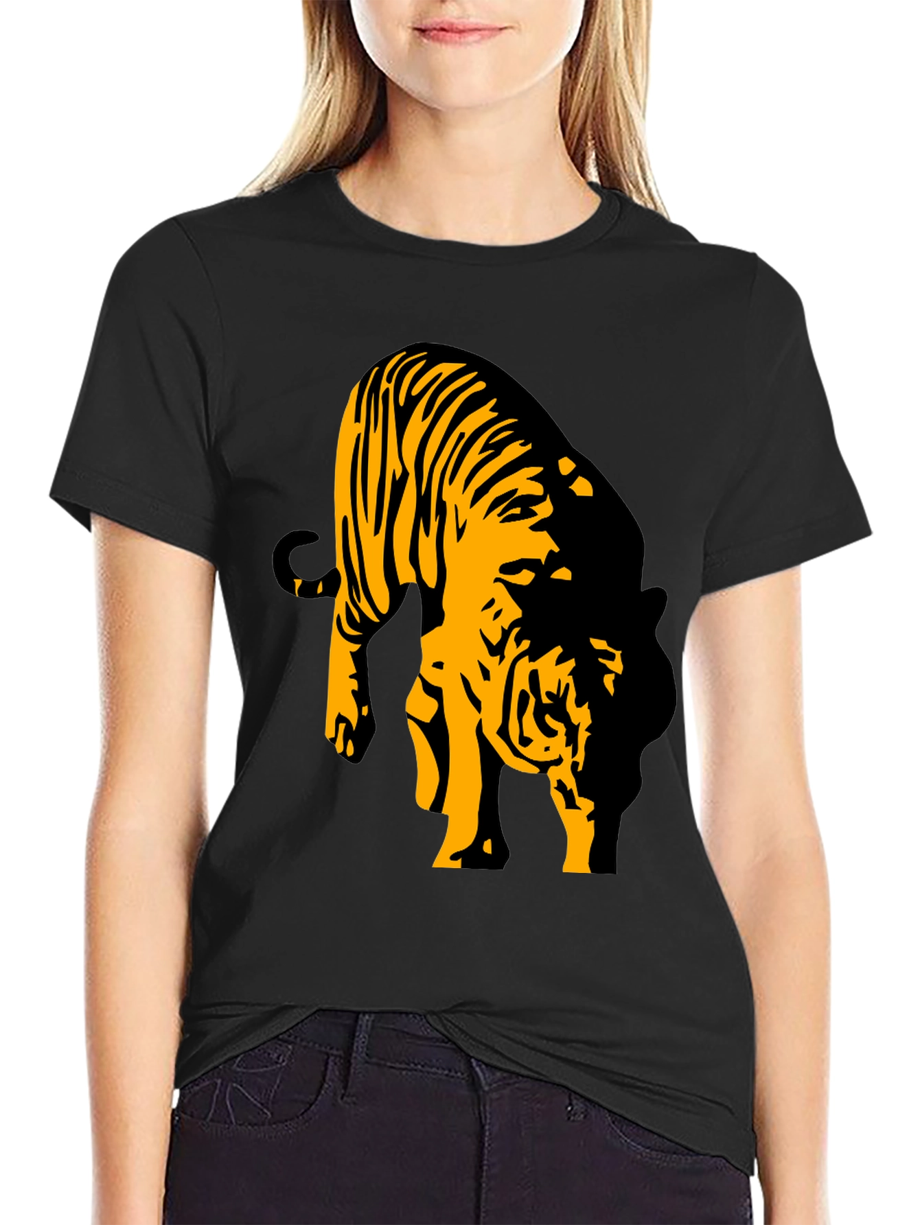 Camiseta Negra con Diseño de Tigre Abstracto