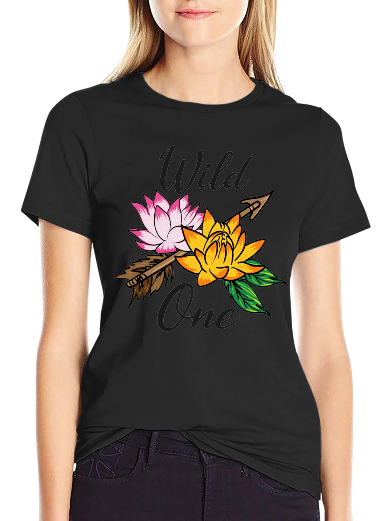 Camiseta Negra Wild One con Flores y Flecha