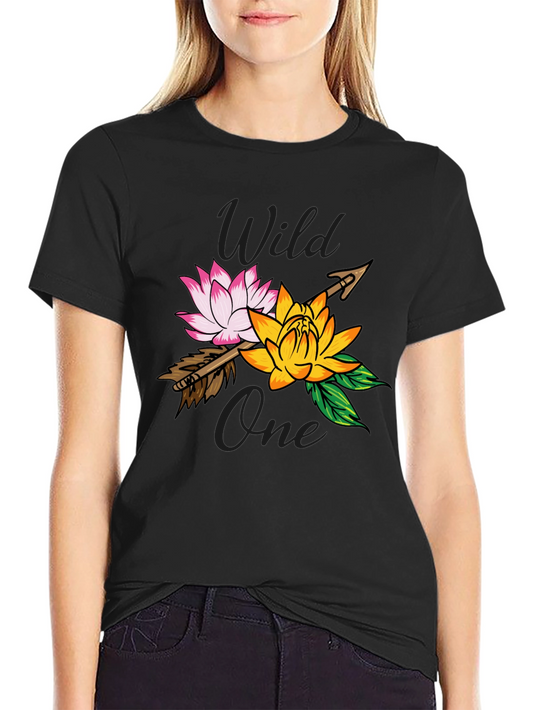 Camiseta Negra Wild One con Flores y Flecha
