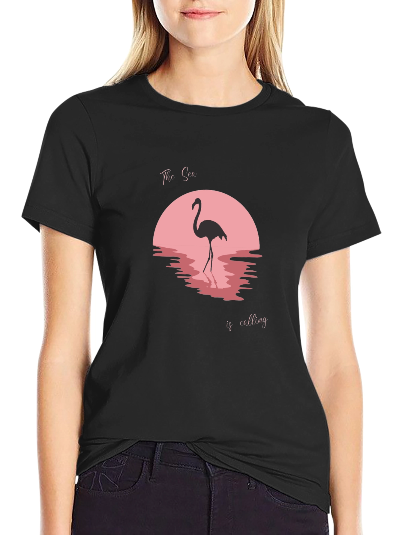Camiseta Negra con Diseño Flamenco y Atardecer Rosa