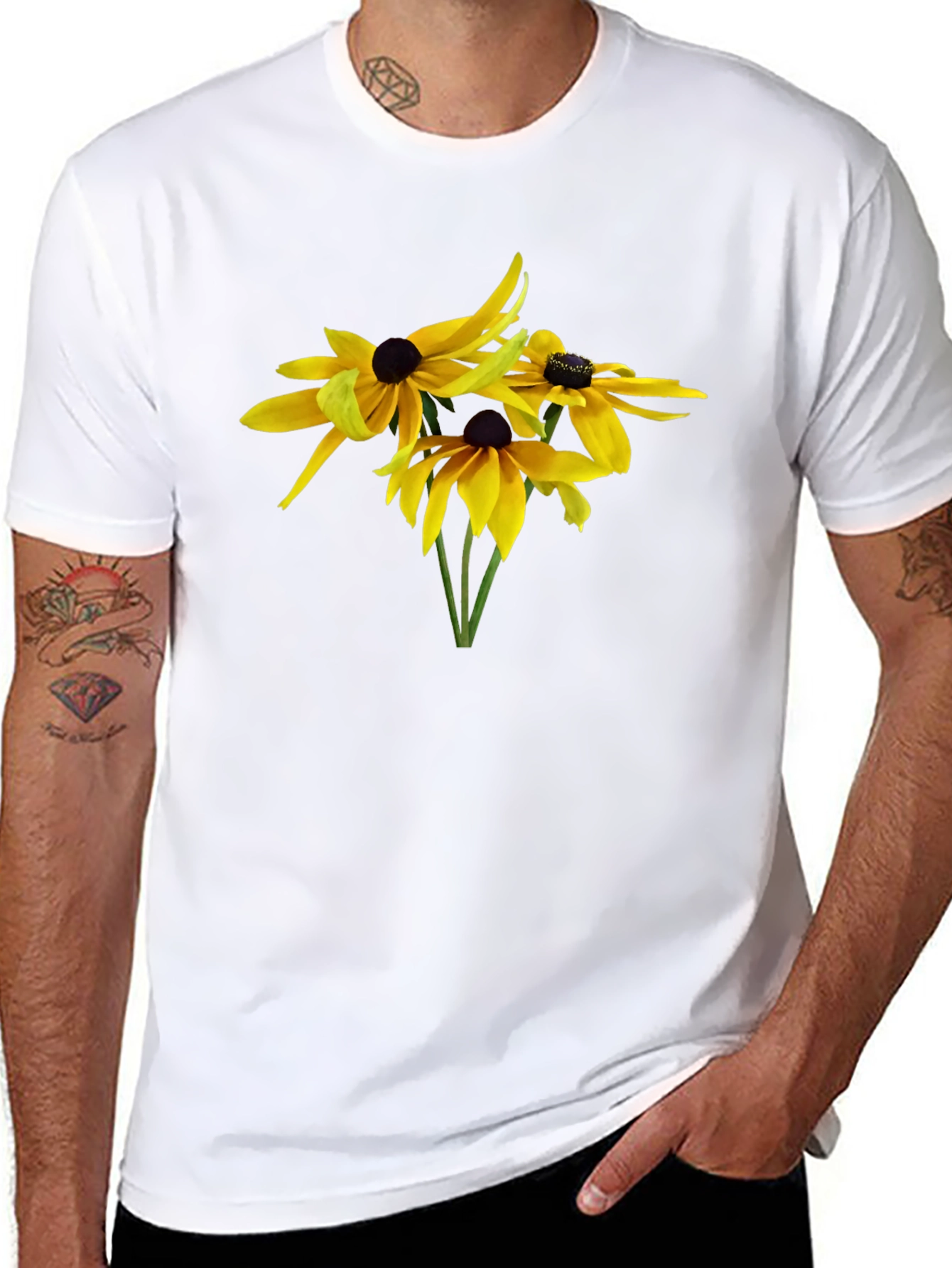 Camiseta Negra con Diseño Floral Amarillo