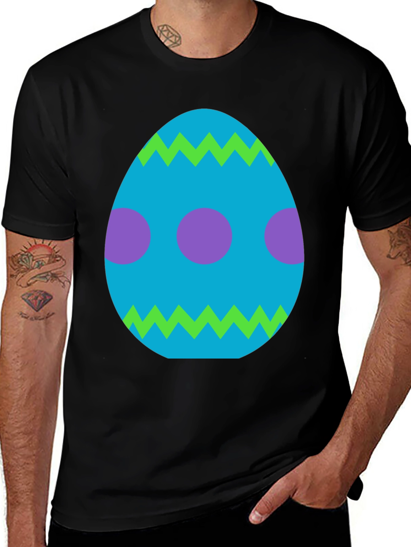 Camiseta Negra con Diseño de Huevo de Pascua
