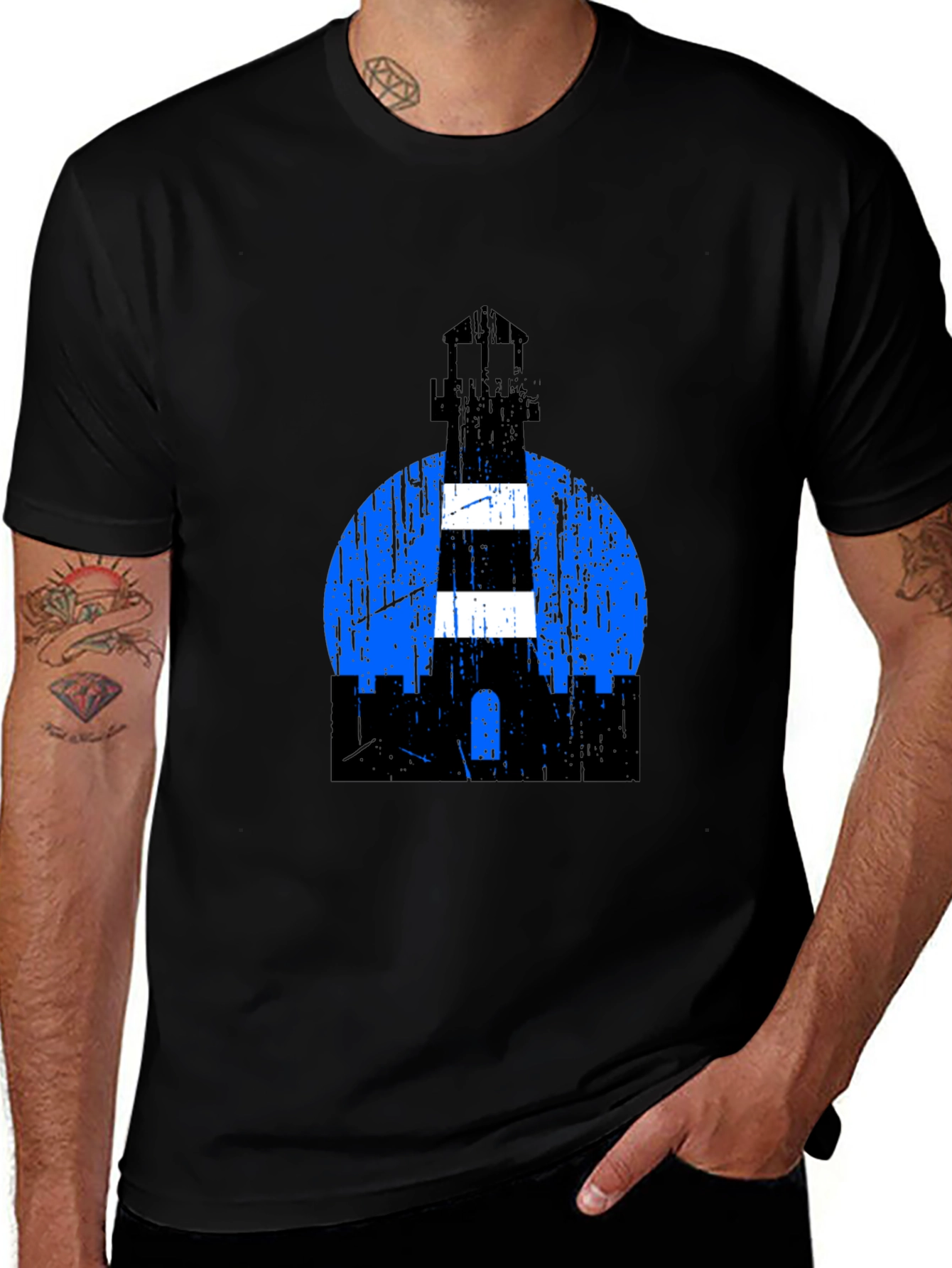 Camiseta Negra con Diseño de Faro Retro