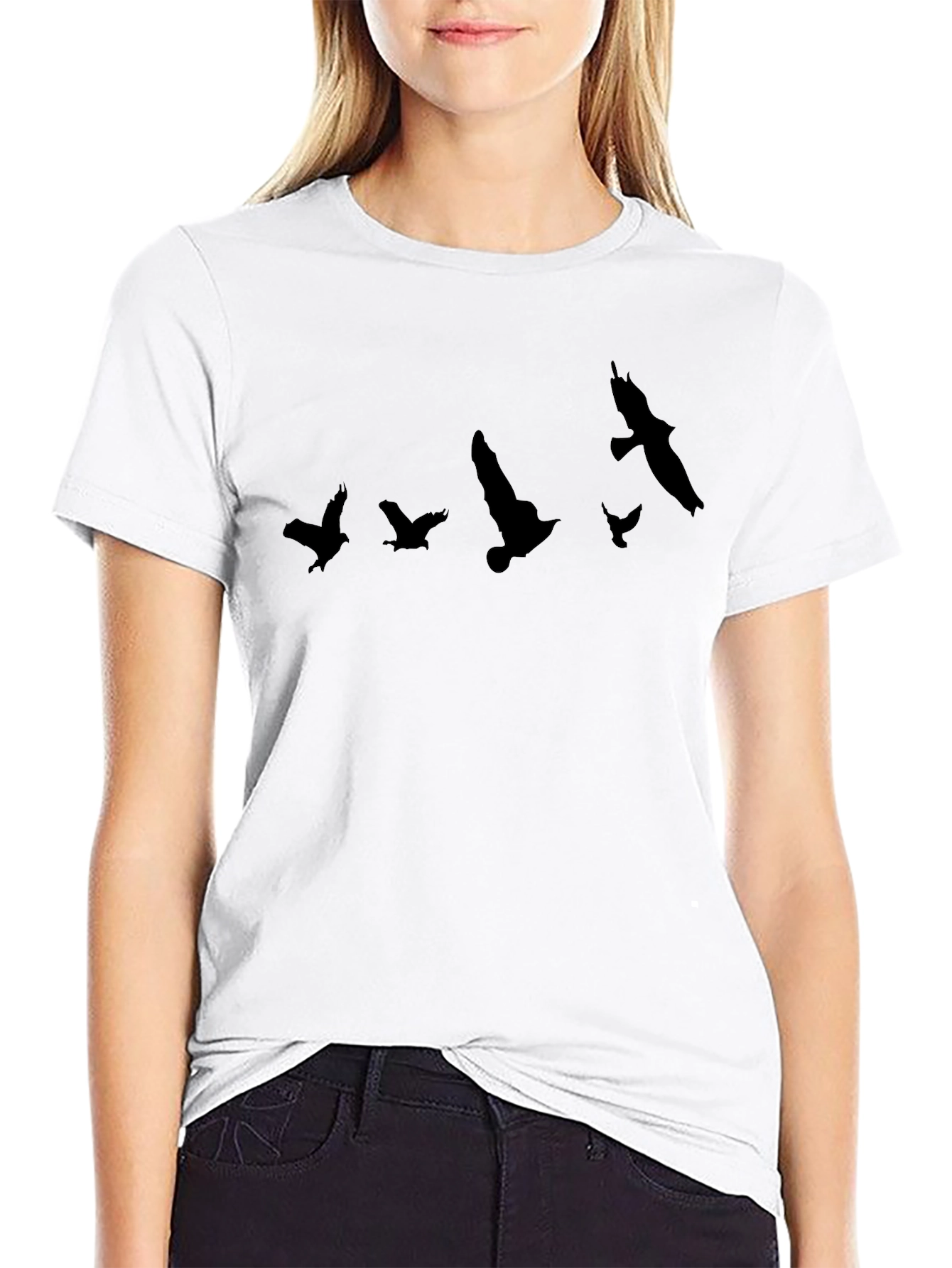 Camiseta Negra con Diseño de Aves Volando