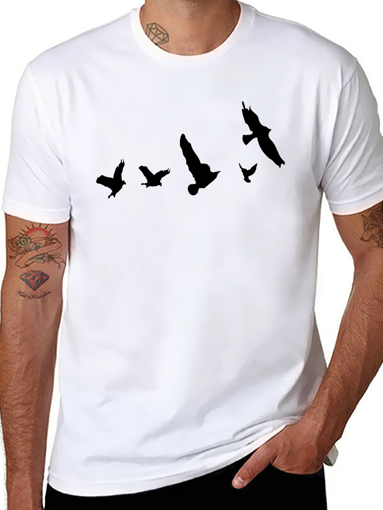 Camiseta Negra con Diseño de Aves Volando