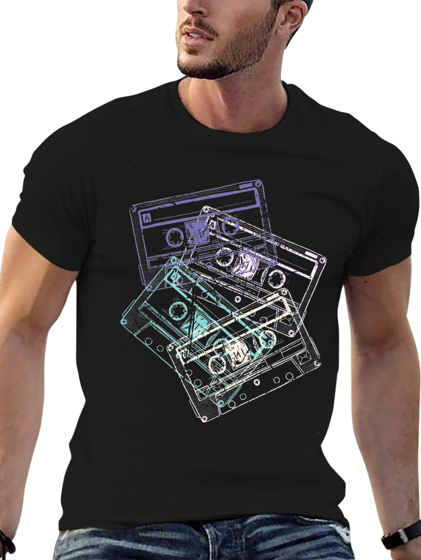 Camiseta Negra con Diseño Retro de Cassettes