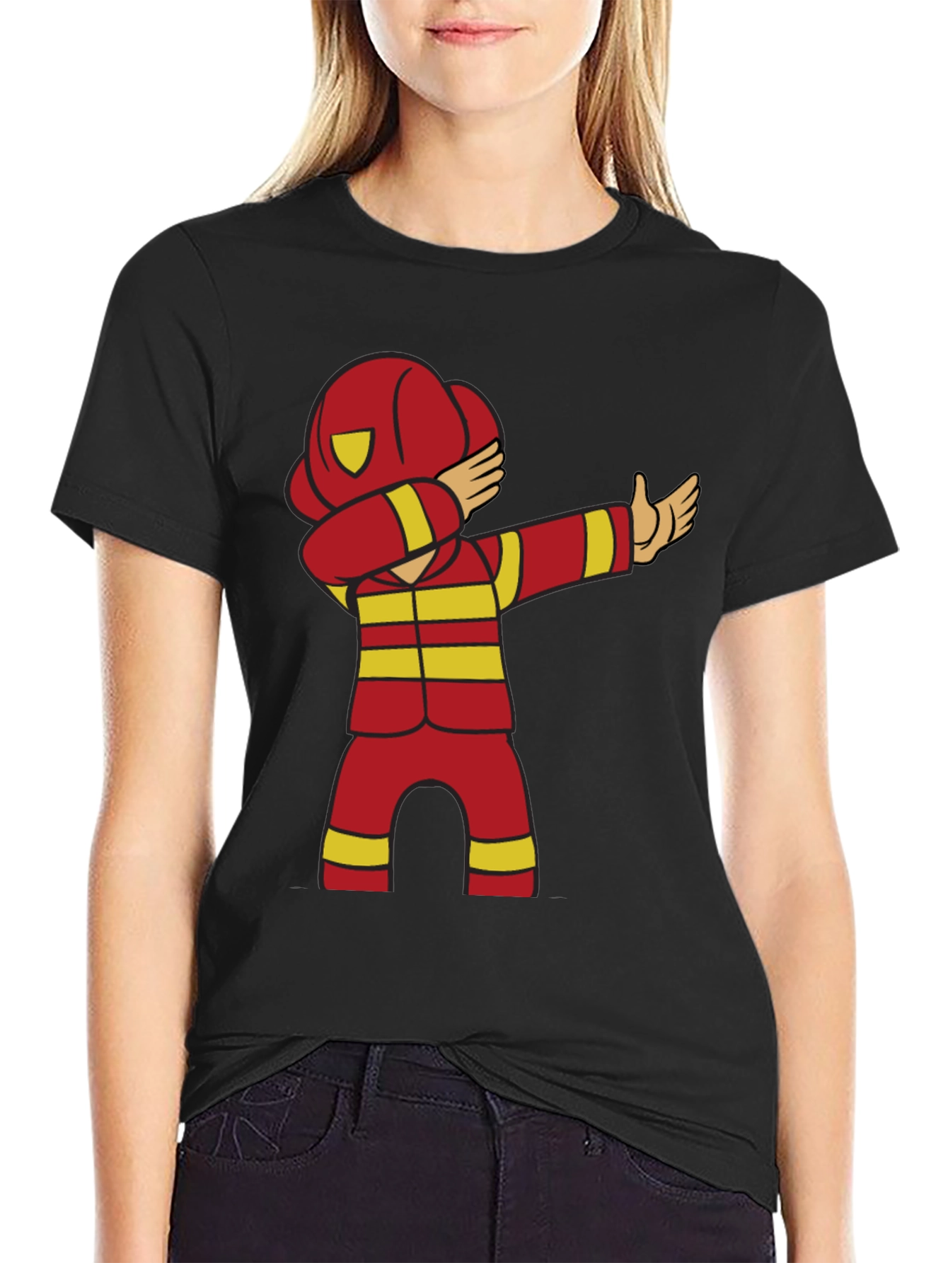 Camiseta Negra con Diseño de Bombero Divertido