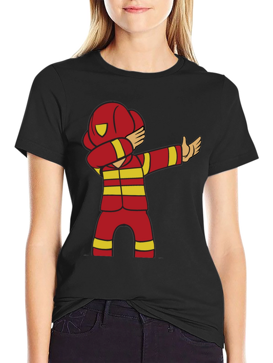 Camiseta Negra con Diseño de Bombero Divertido