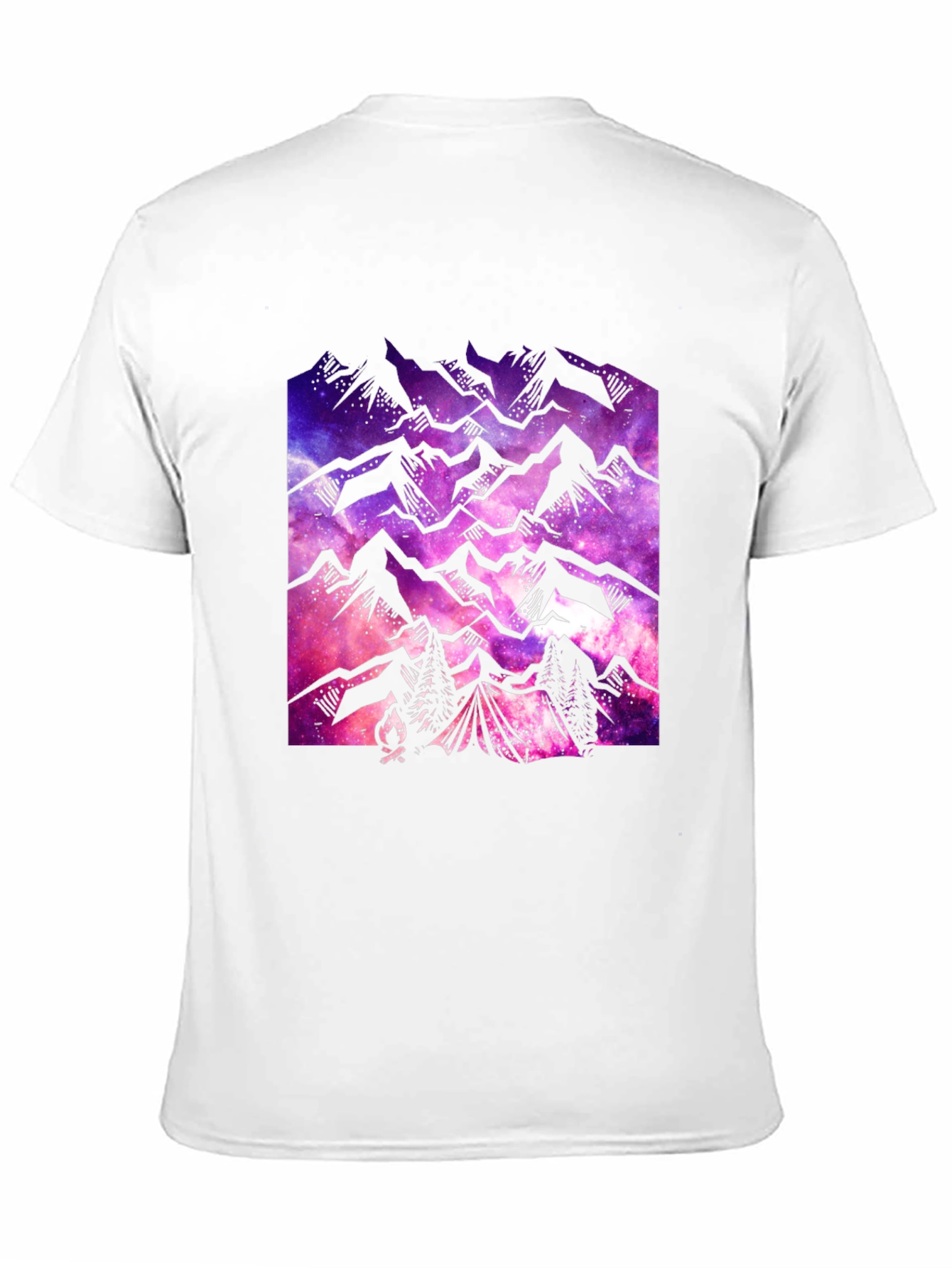 Camiseta Negra con Diseño de Montañas y Galaxia