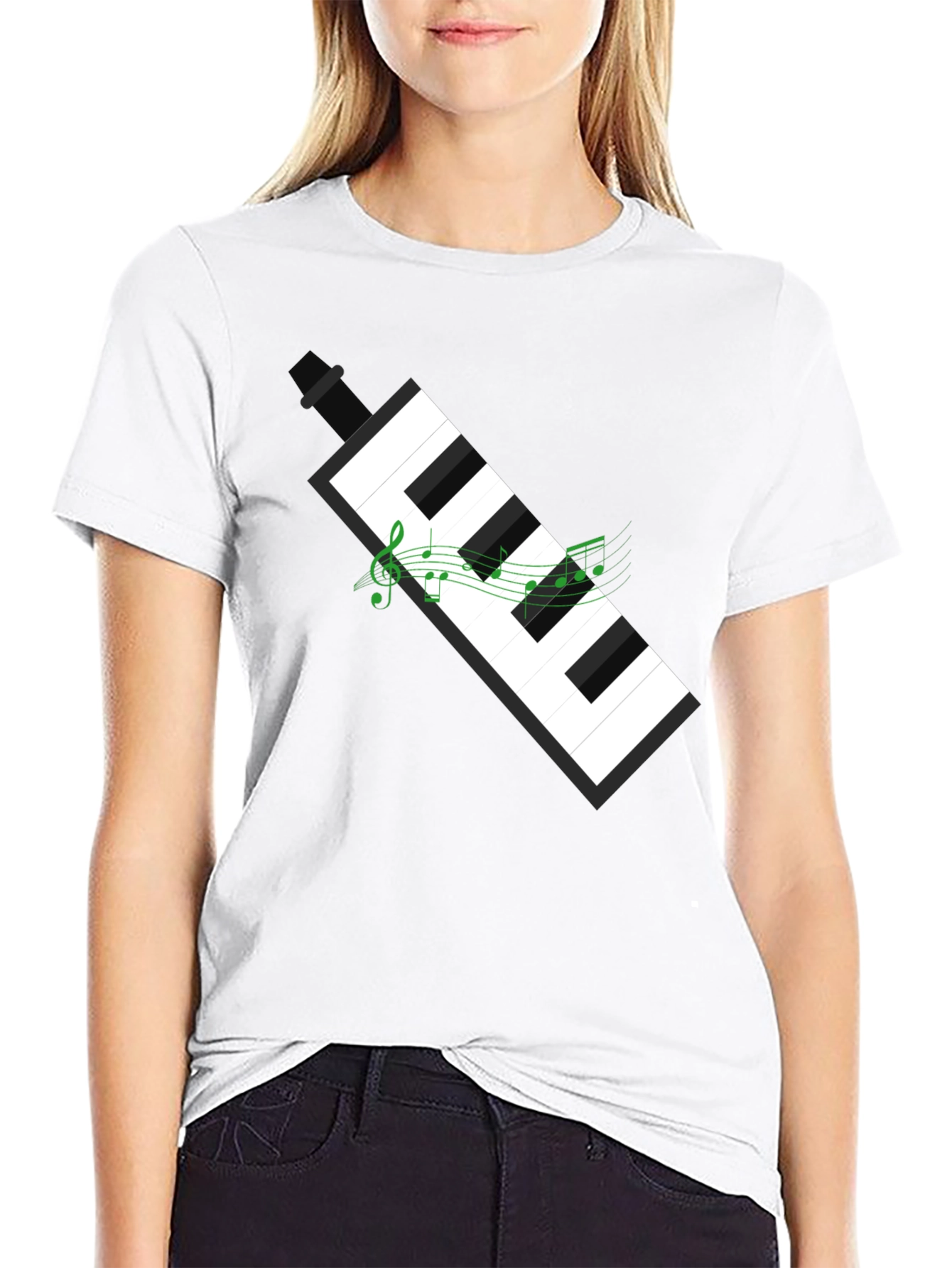 Camiseta Negra con Diseño de Teclado y Notas Musicales