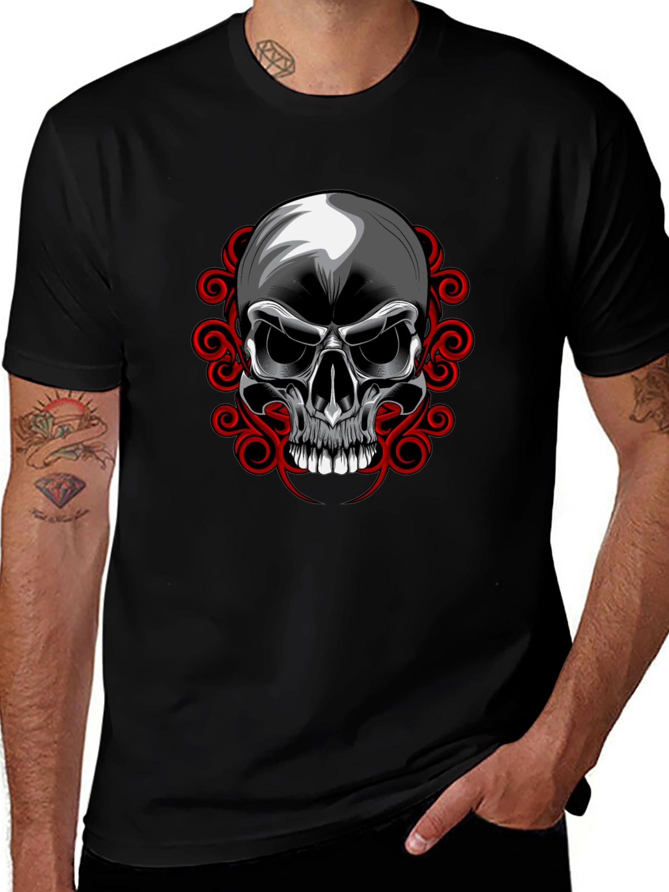 Camiseta Negra con Calavera y Adornos Rojos