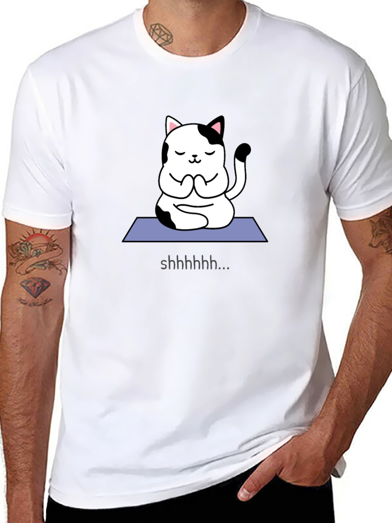 Camiseta Negra con Gato Yoga Silencioso