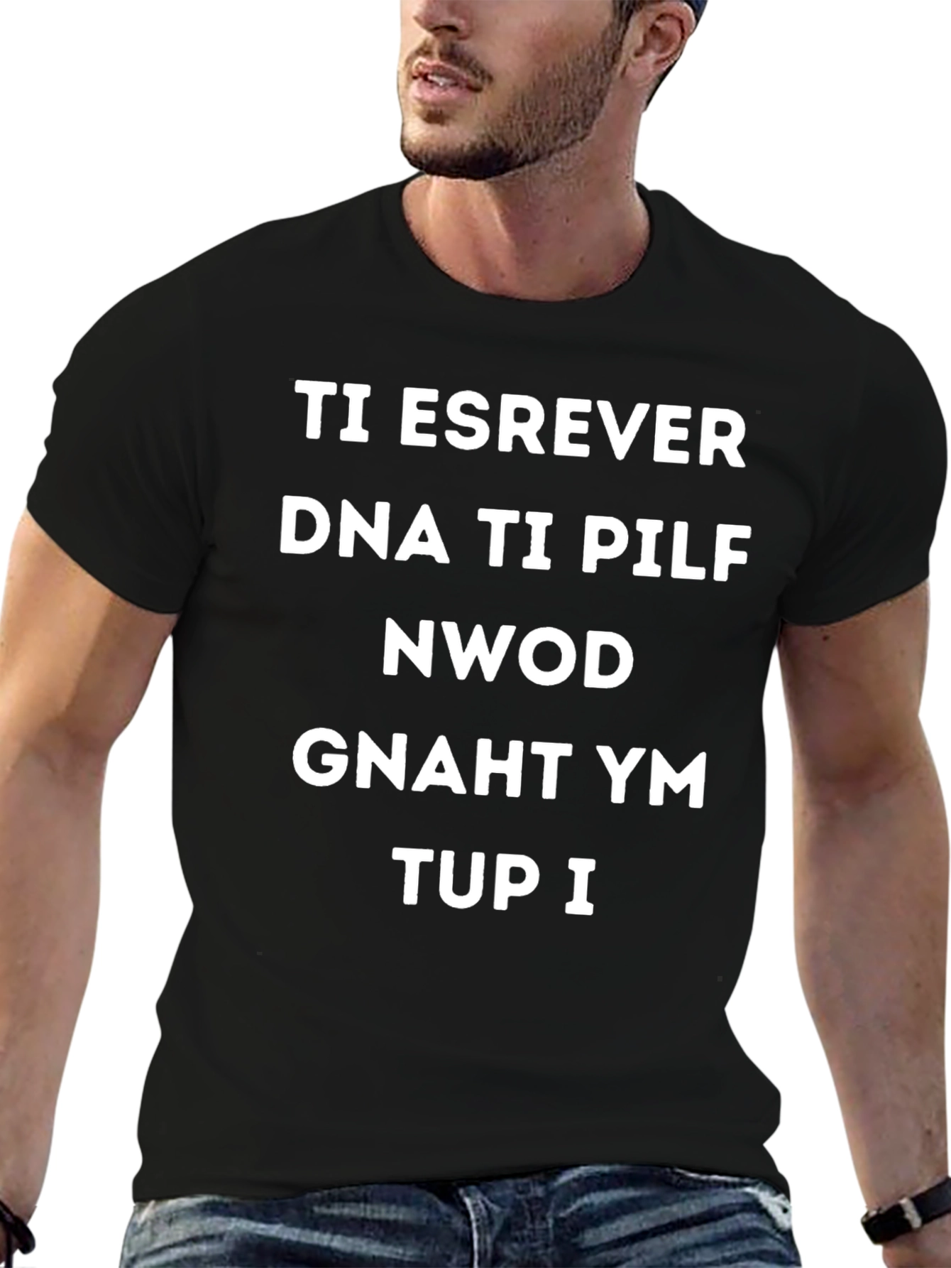 Camiseta Negra con Texto Invertido Divertida