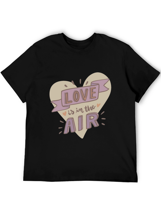 Camiseta Negra Estampado Romántico Love is in the Air