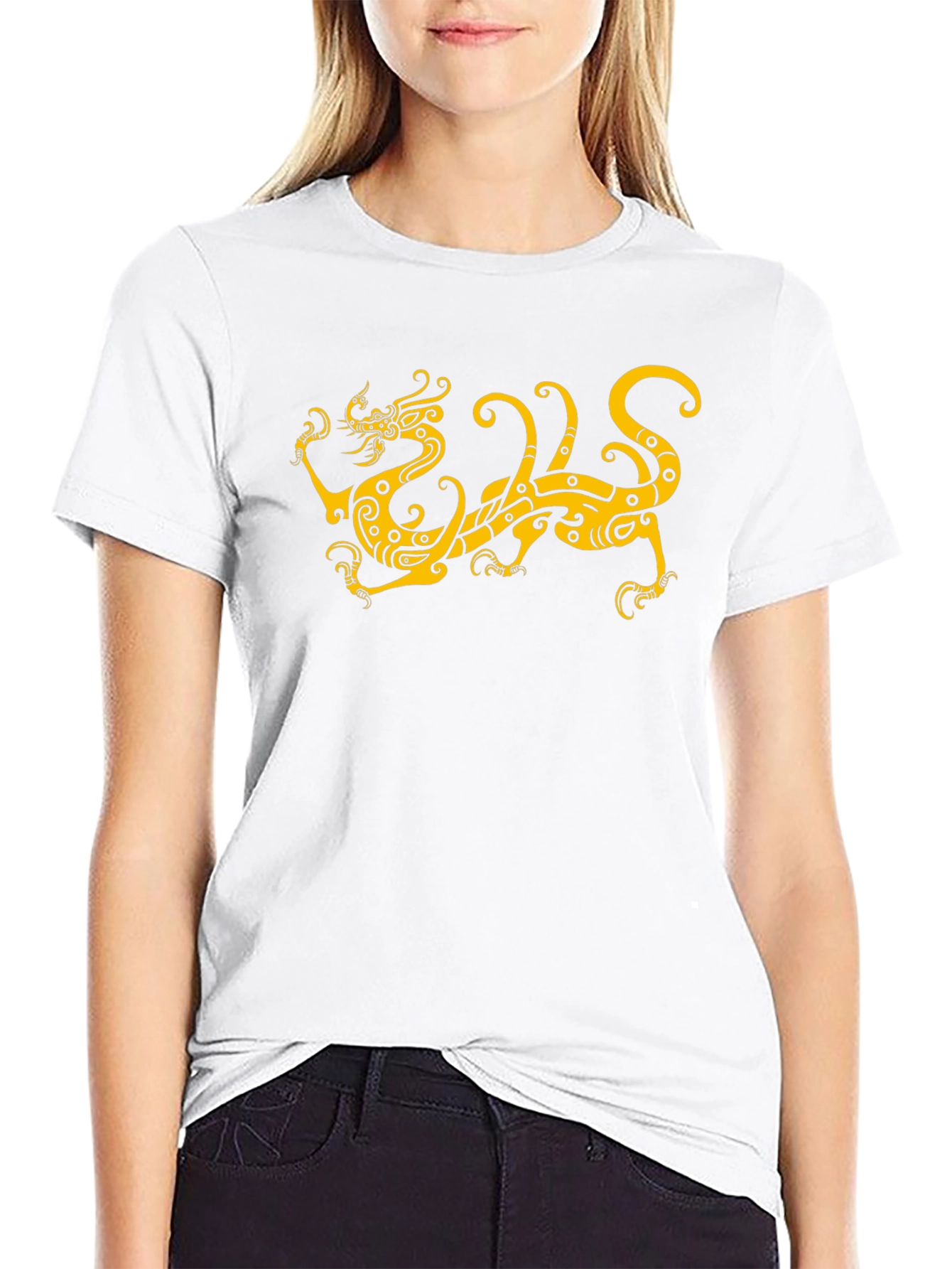 Camiseta Negra Dragón Dorado Estilizado