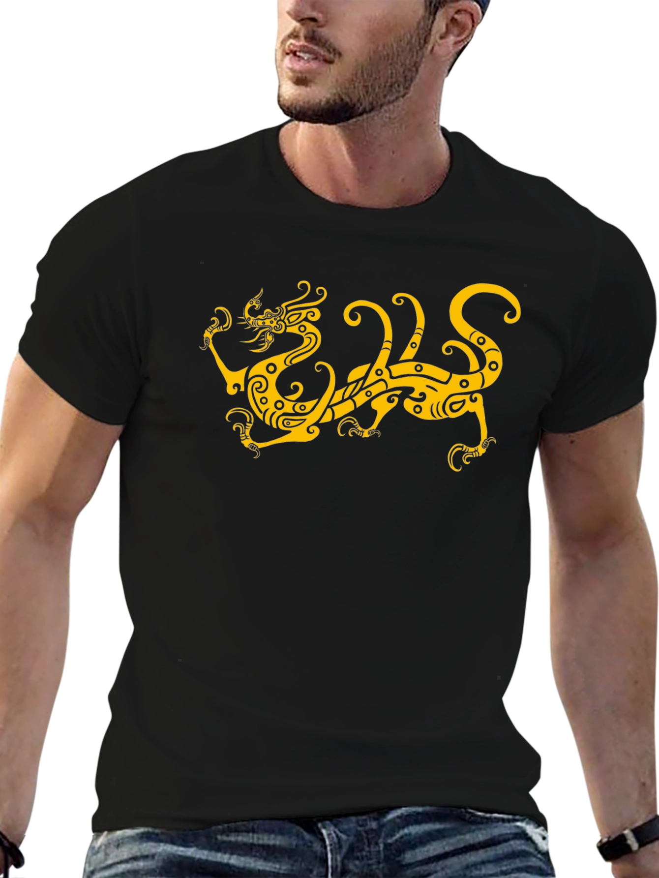 Camiseta Negra Dragón Dorado Estilizado