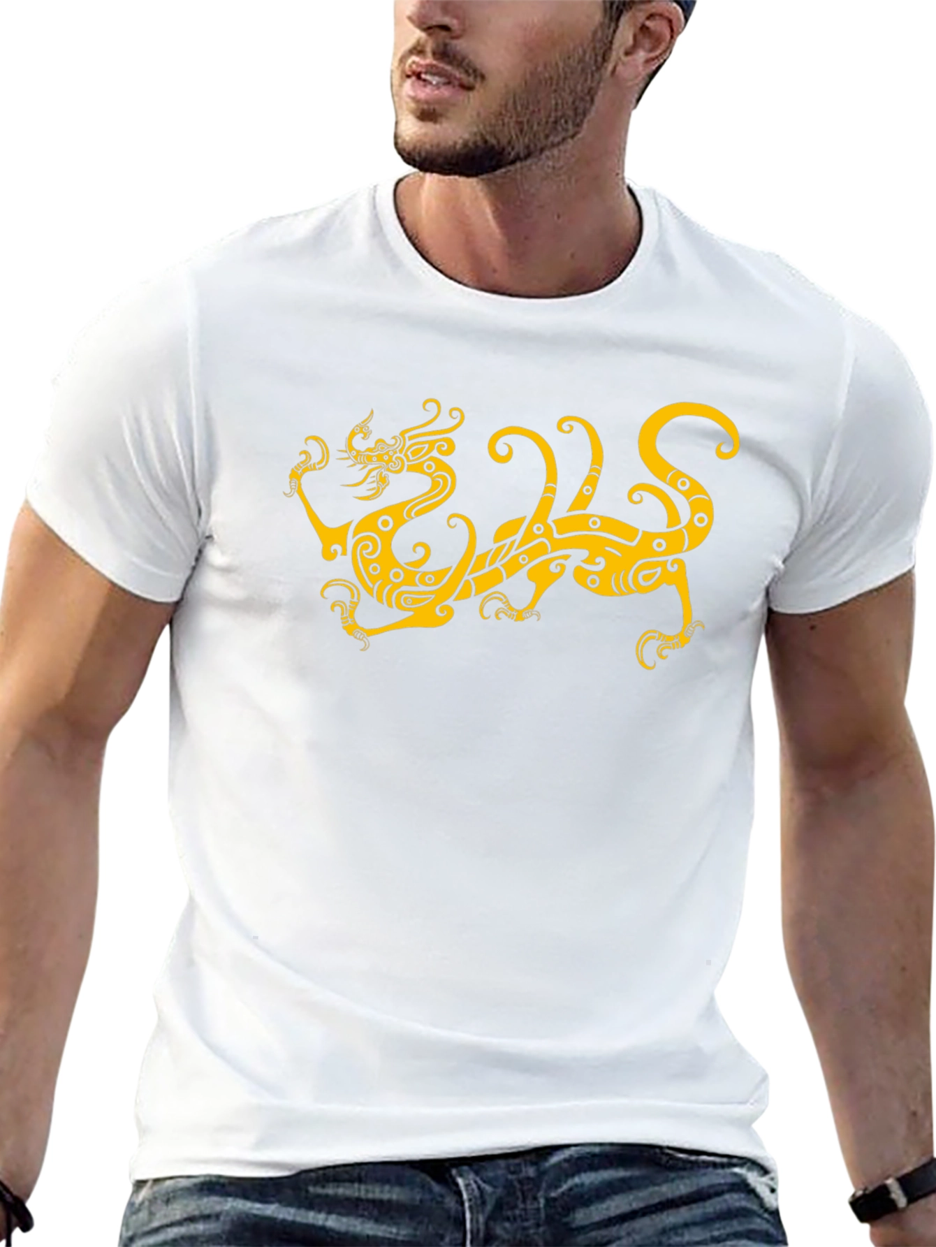 Camiseta Negra Dragón Dorado Estilizado
