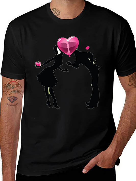 Camiseta Negra Romántica con Diseño de Pareja y Corazón