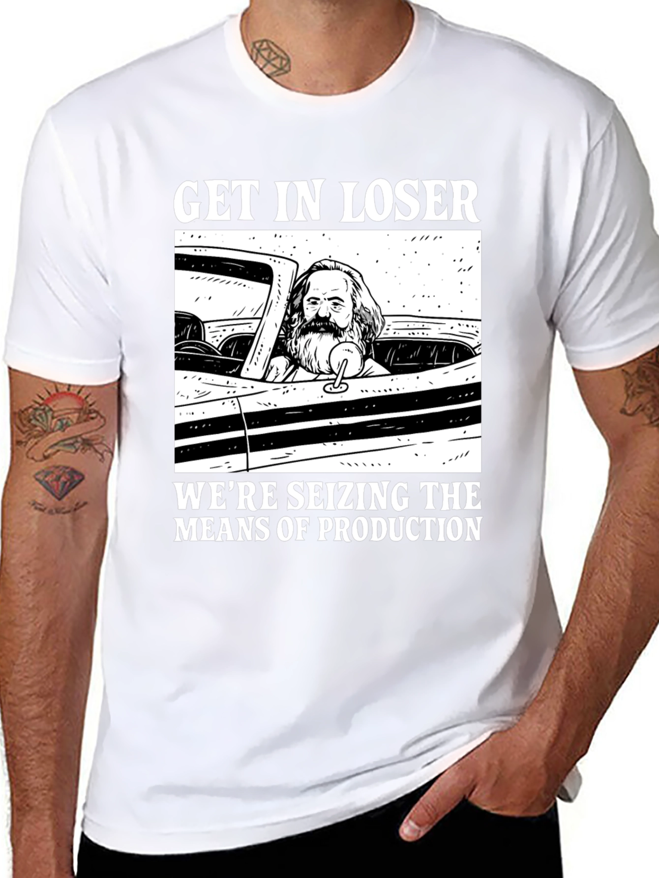 Camiseta Negra: Marx Seizing Means of Production