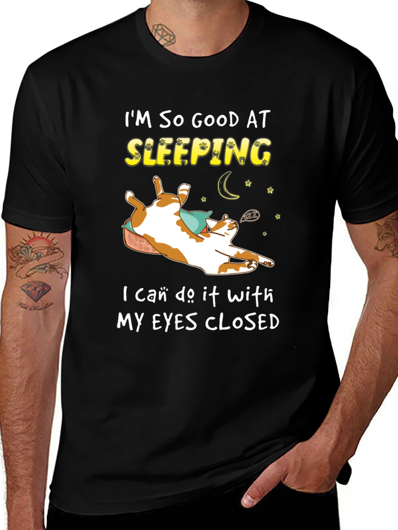 Camiseta Negra con Diseño de Gato Durmiendo