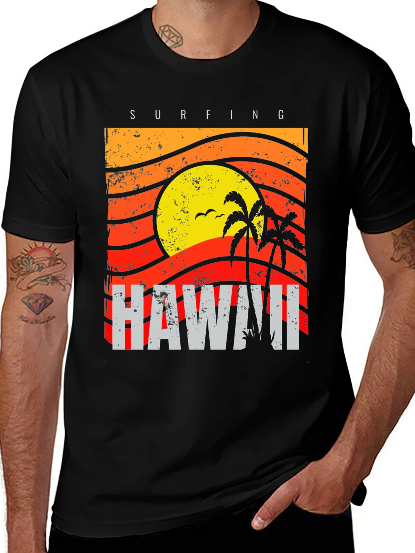 Camiseta Negra con Diseño de Hawaii Surfing