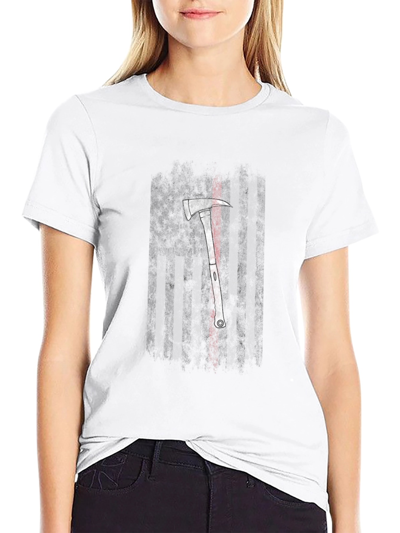 Camiseta Negra con Diseño de Hacha y Bandera