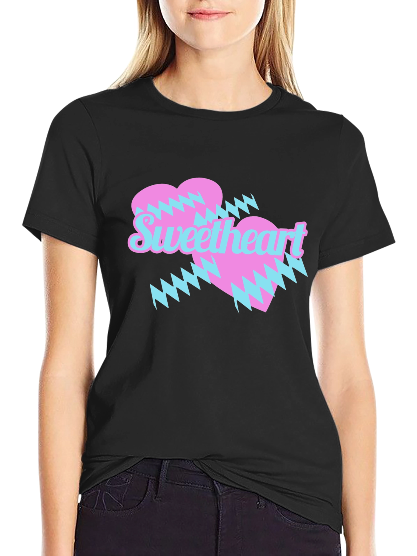 Camiseta Negra Sweetheart Diseño Corazones Retro