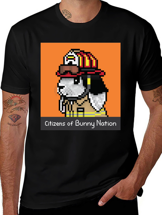 Camiseta Negra con Diseño Conejo Bombero