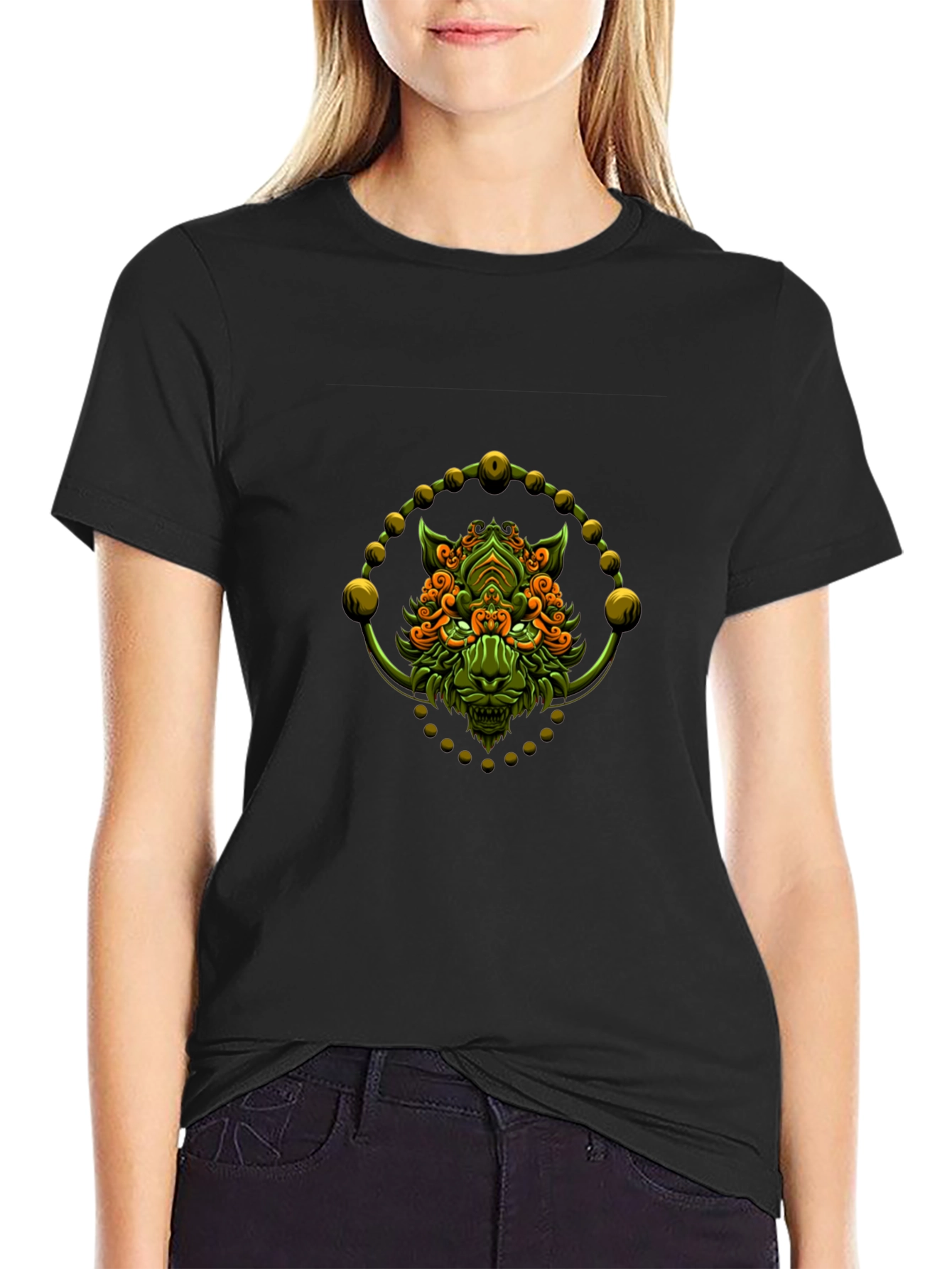 Camiseta Negra con Diseño de León Abstracto