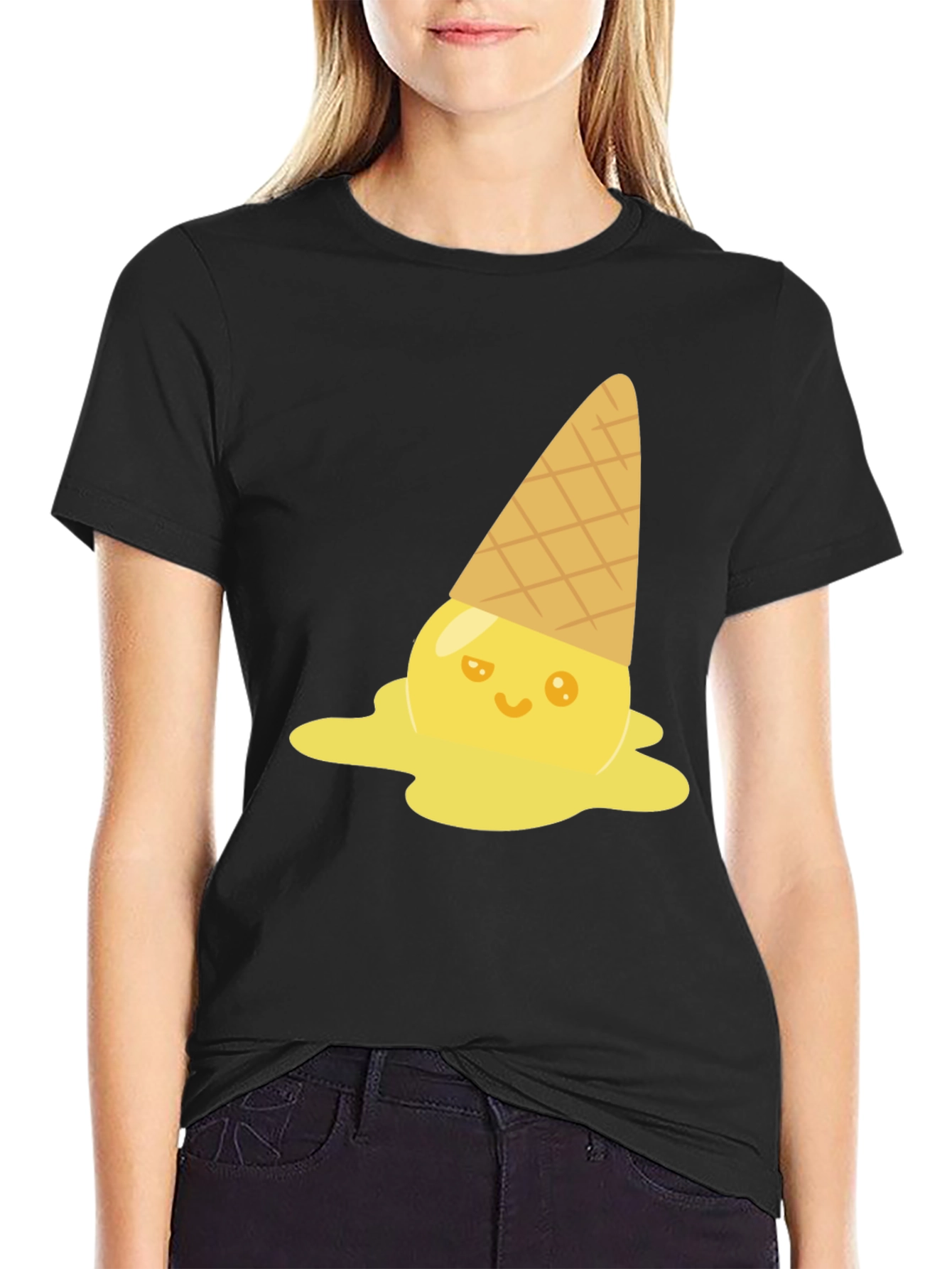 Camiseta Negra con Helado Derretido Kawaii