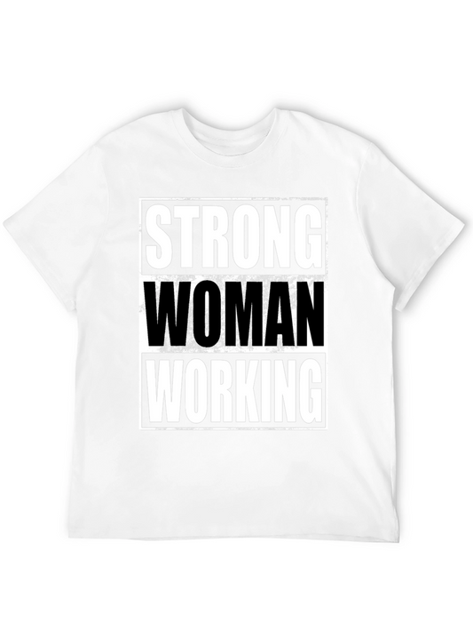 Camiseta Negra: Mujer Fuerte Trabajando