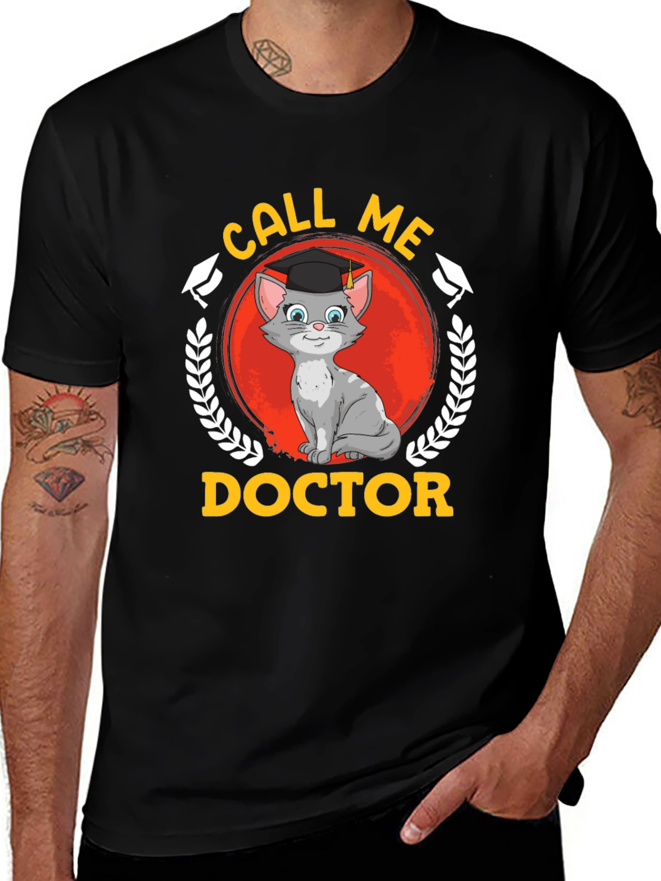 Camiseta Negra Llámame Doctor Gato Graduado