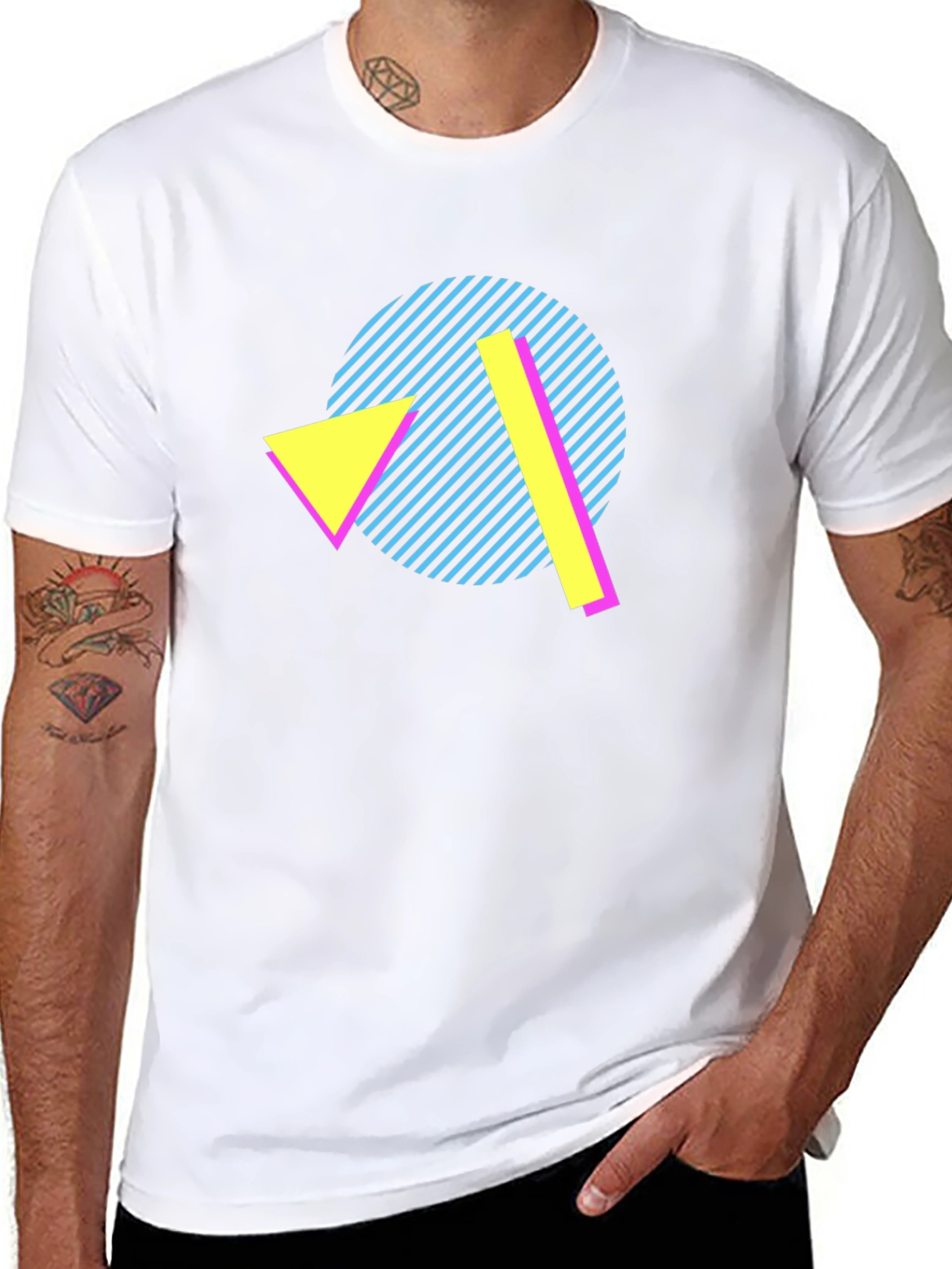 Camiseta Negra con Diseño Geométrico Retro