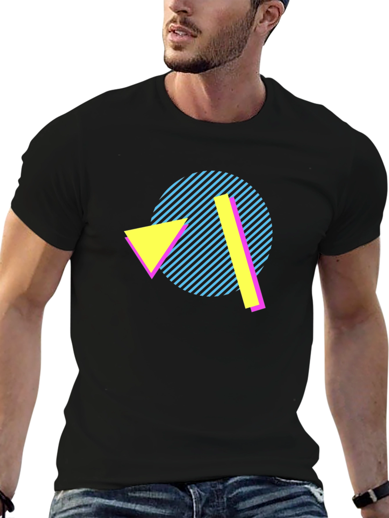 Camiseta Negra con Diseño Geométrico Retro
