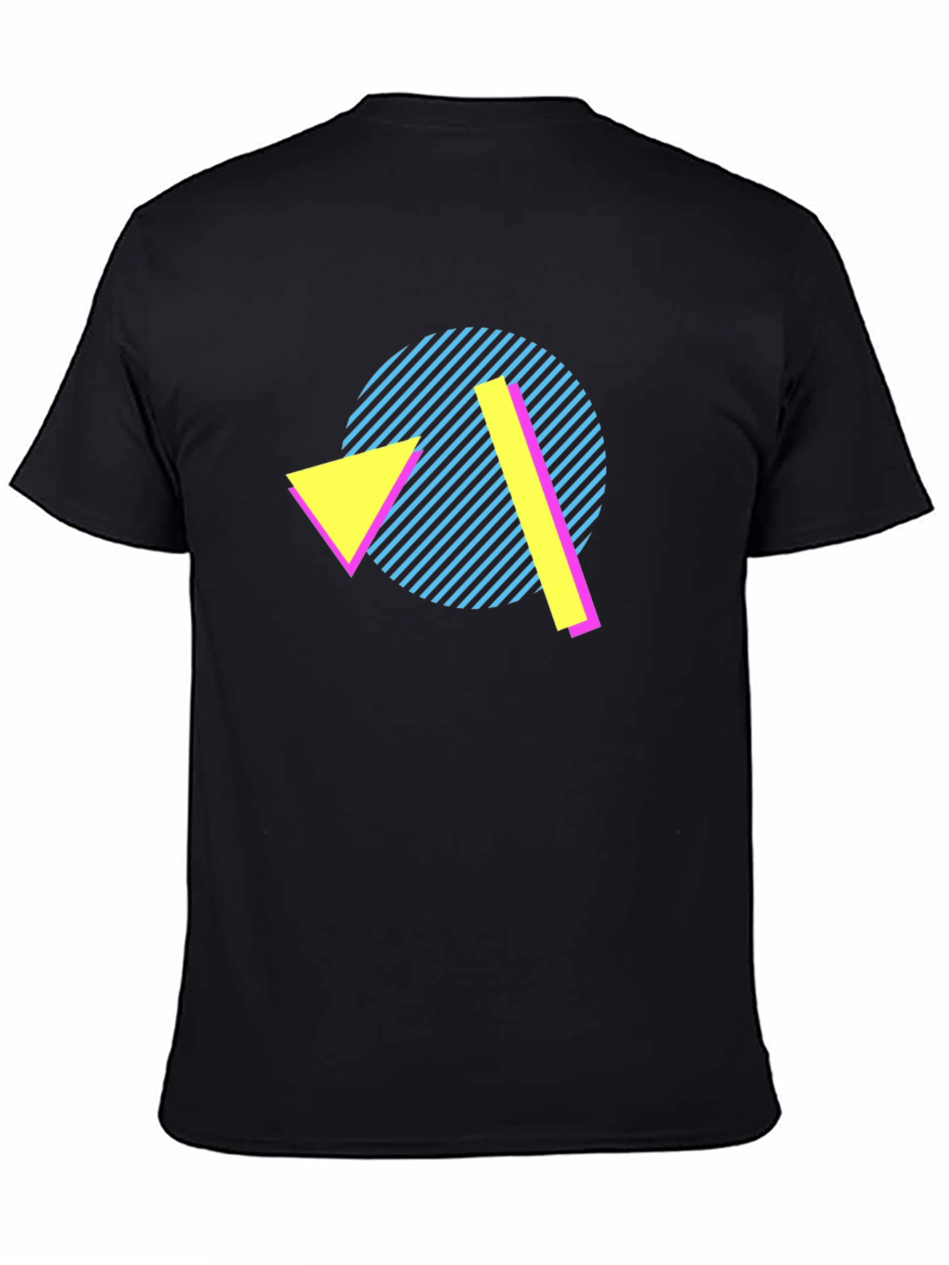 Camiseta Negra con Diseño Geométrico Retro