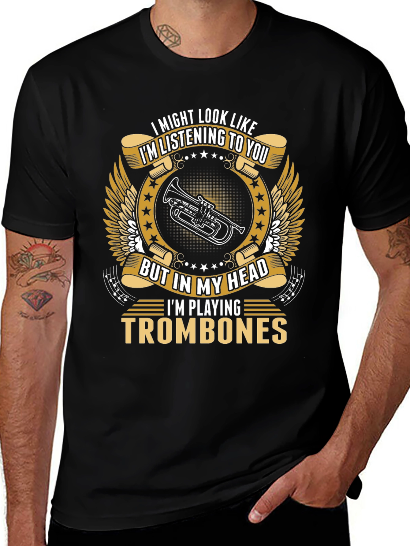 Camiseta Negra con Diseño de Trombones