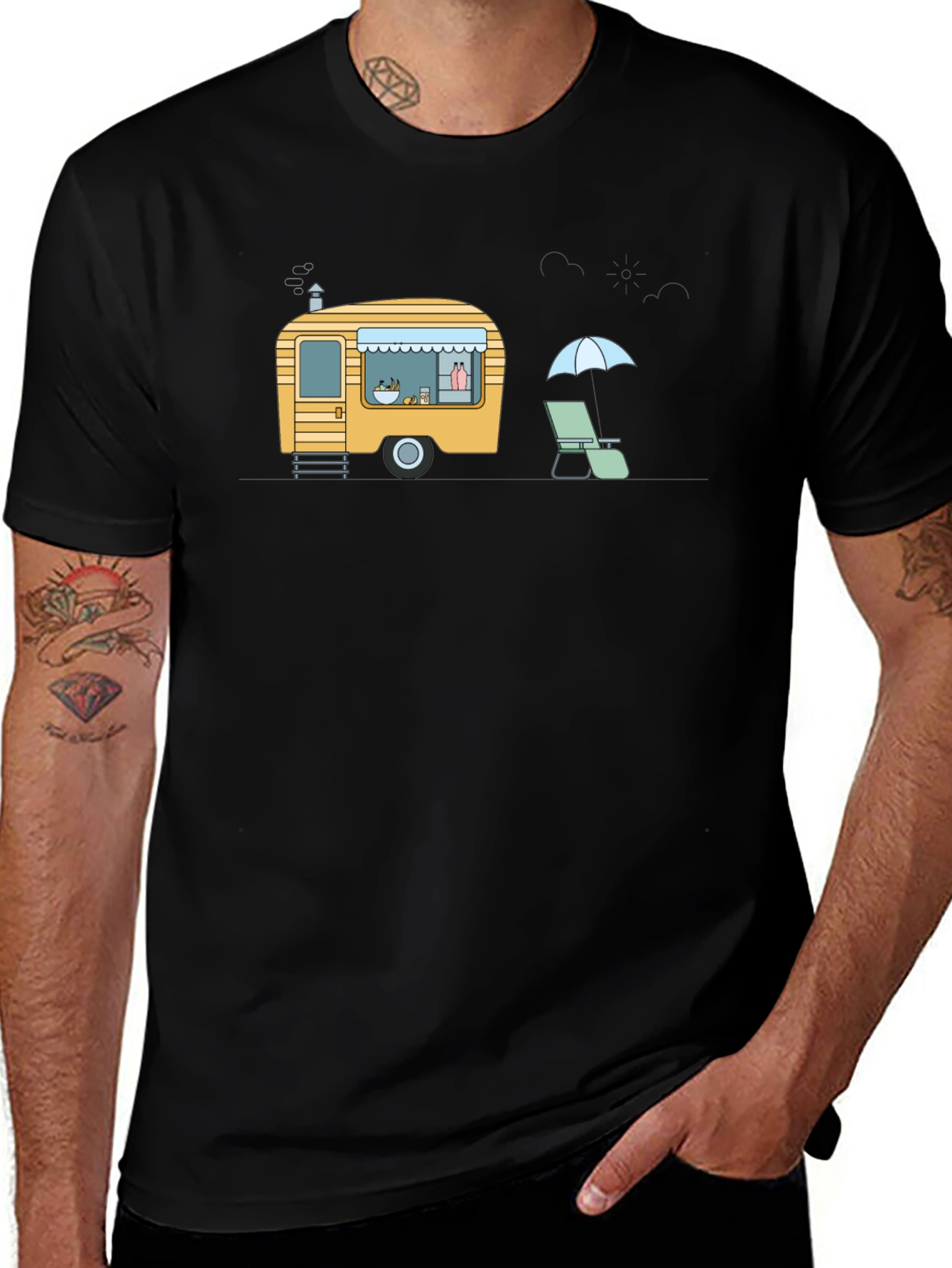 Camiseta Negra con Diseño de Caravana Retro y Playa