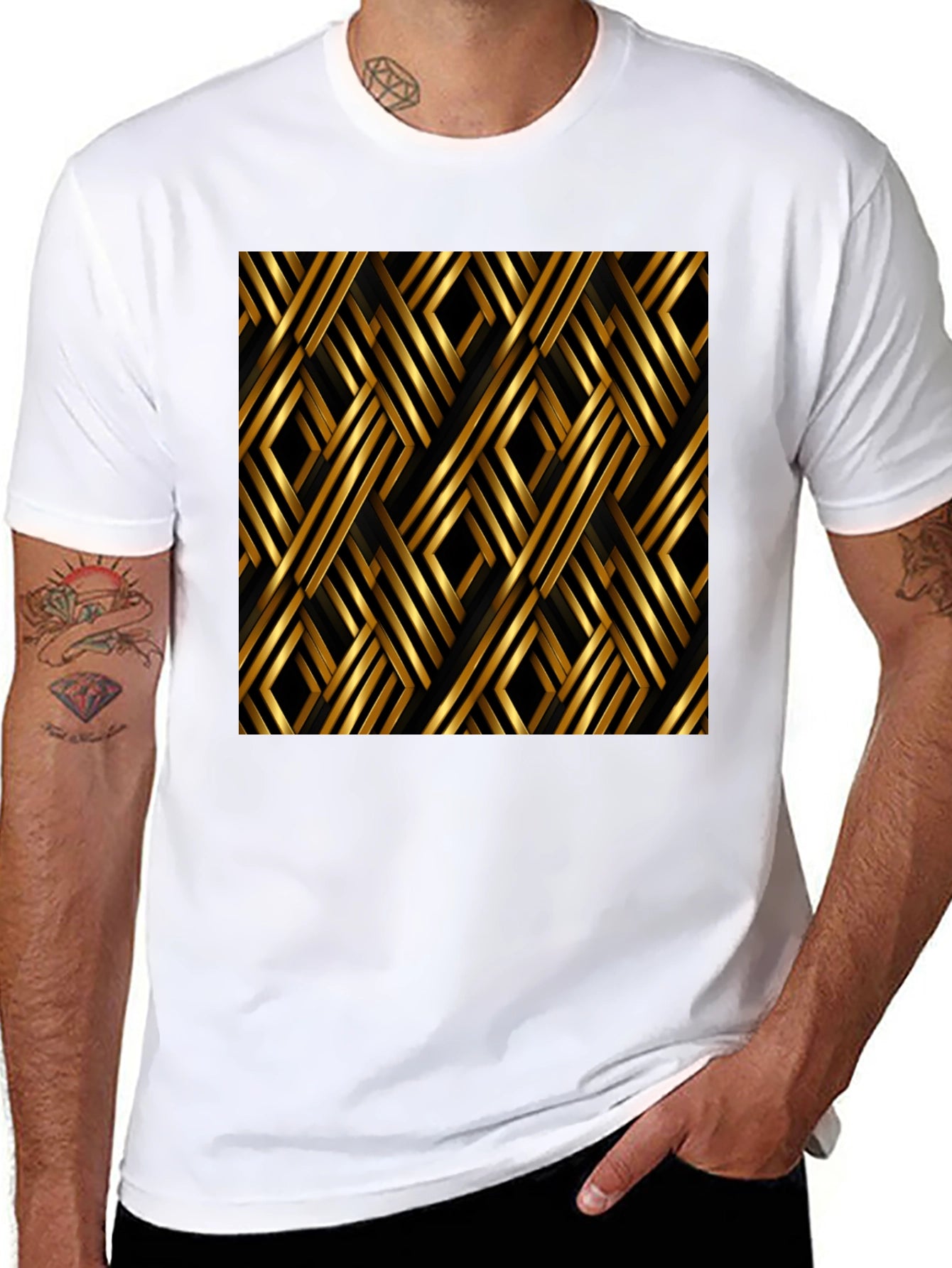 Camiseta Negra con Diseño Geométrico Dorado
