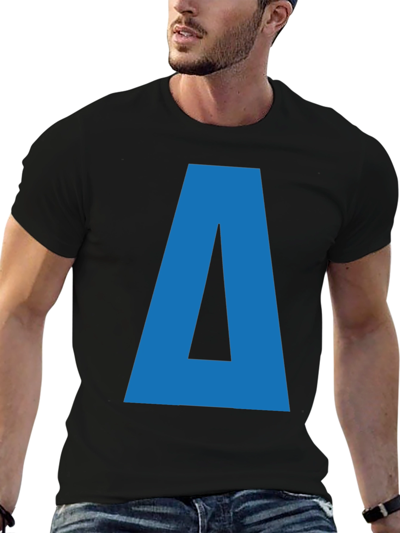 Camiseta Negra con Letra Azul A para Hombre