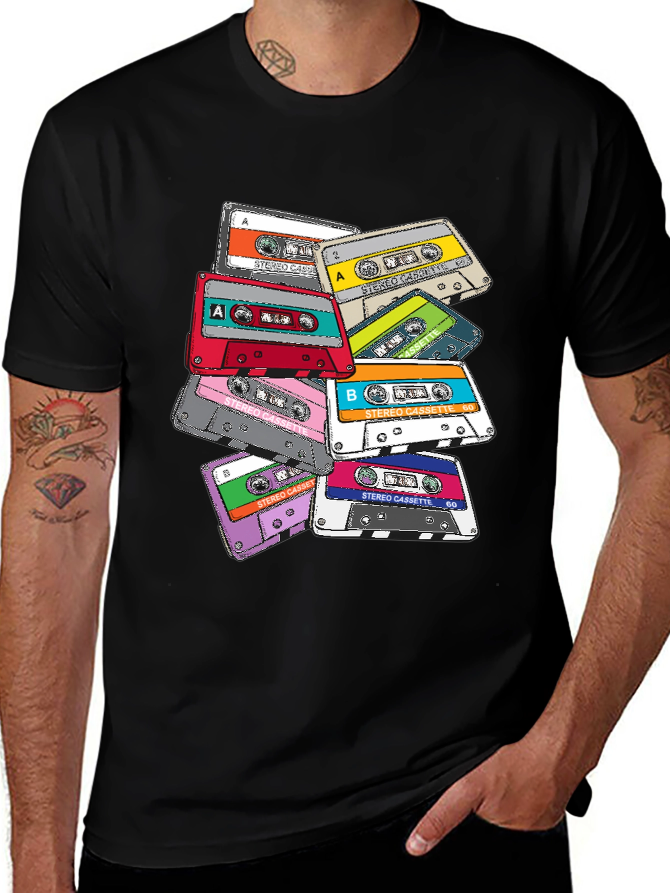 Camiseta Negra con Estampado de Cassettes Retro