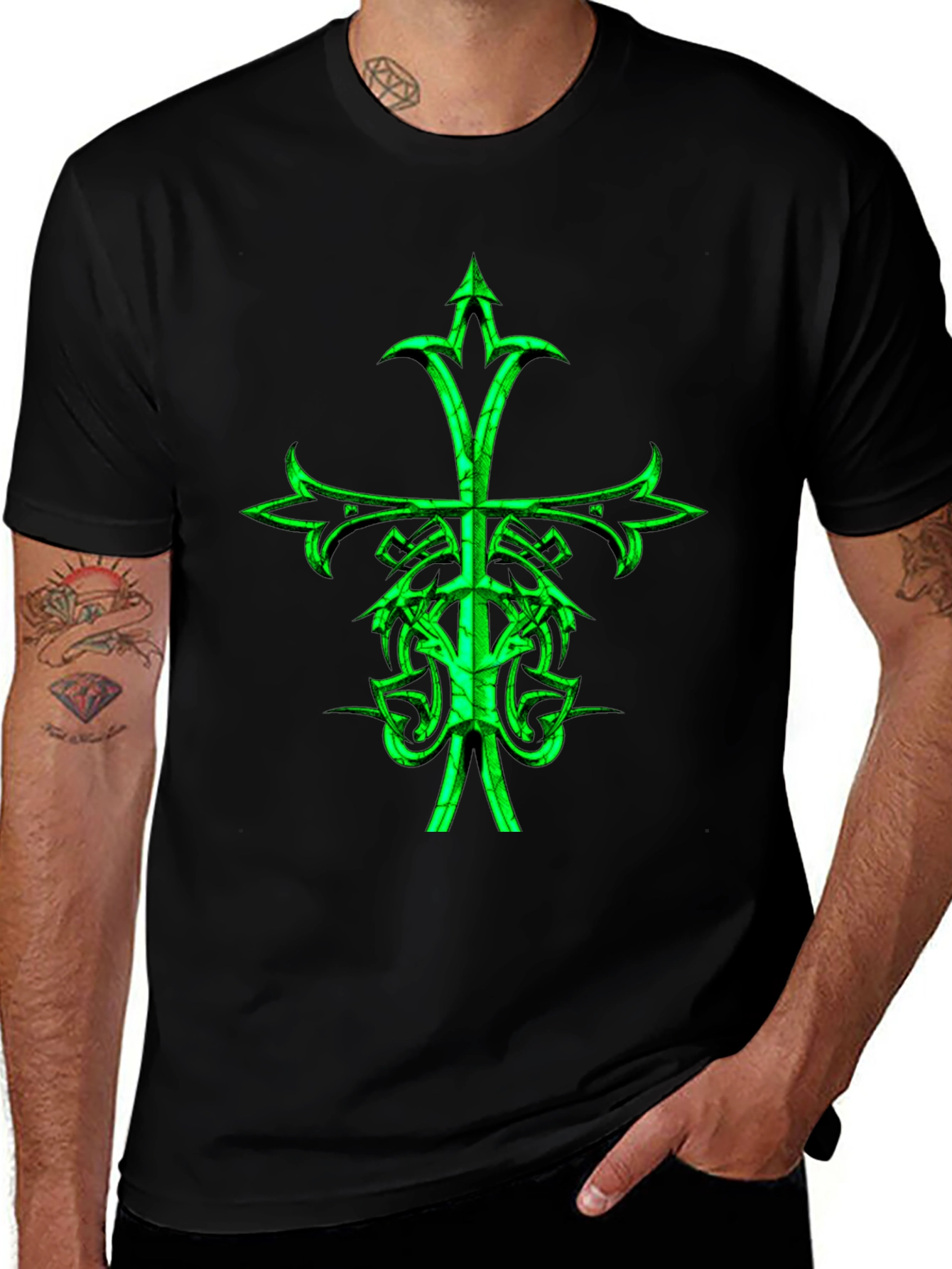 Camiseta Negra con Cruz Celta Verde Neón