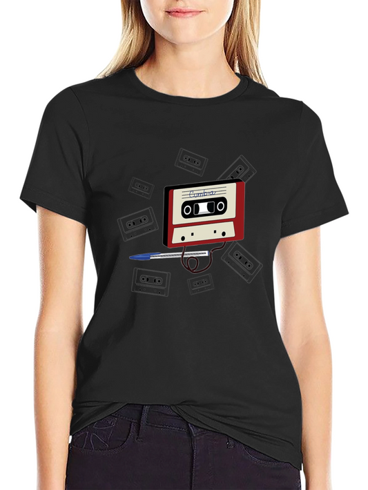 Camiseta Negra con Diseño de Cassette Cumbia